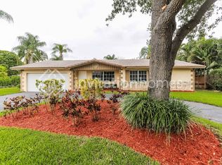 11090 Glenwood Dr, Pompano Beach, FL 33065