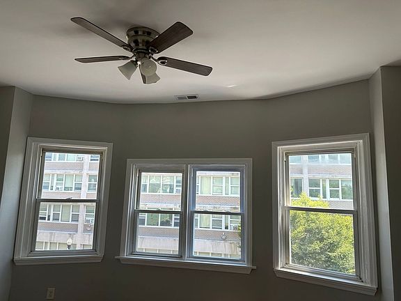 4th image of 1017 Arctic Ave Unit A