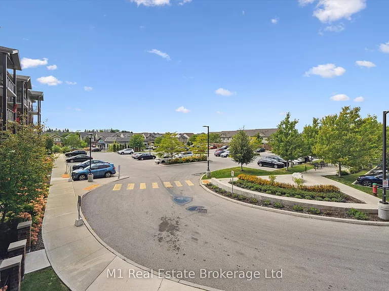 35 Kingsbury Sq #215 — Photo 31