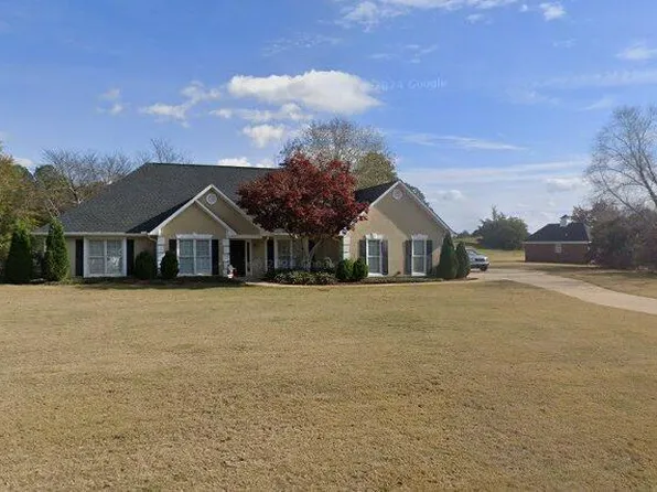 111 Prestwick Dr, Lagrange, GA 30241