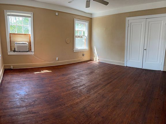 3rd image of 214 Fremont Ave #2