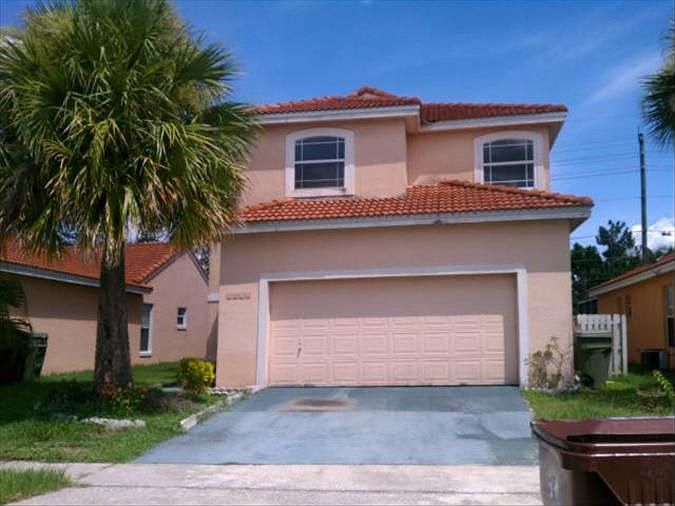 2nd image of 2301 Santa Lucia St
