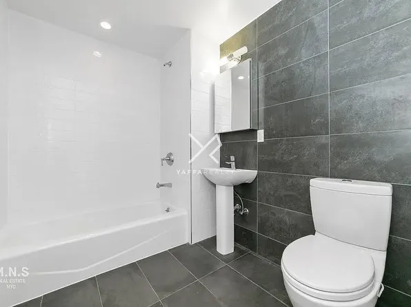 39 East 21st Street image 5 of 25