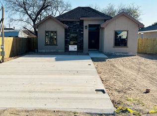 548 N 3rd St, Quemado, TX 78877