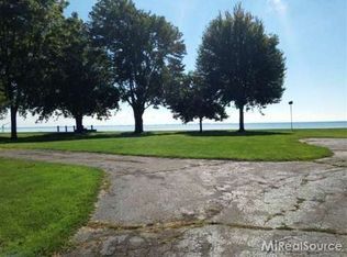 48930 Point Lakeview St, New Baltimore, MI 48047