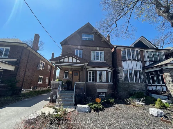 296 Runnymede Rd #1, Toronto, ON M6S 2Y6