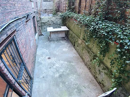 Rented by Urban Real Estate Inc | media 21