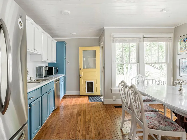 2214 White Ave — Photo 1