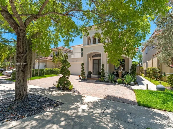 9024 SW 206th St, Cutler Bay, FL 33189