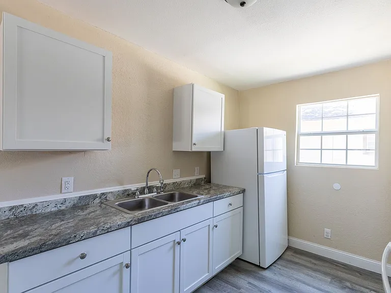 701 S Marsh St — Photo 3