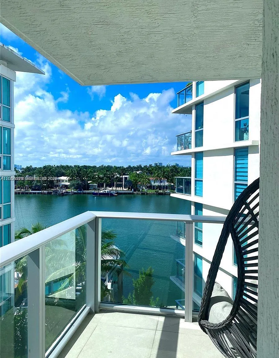 Amd Pl Of 2nd Ocean Front — Photo 2