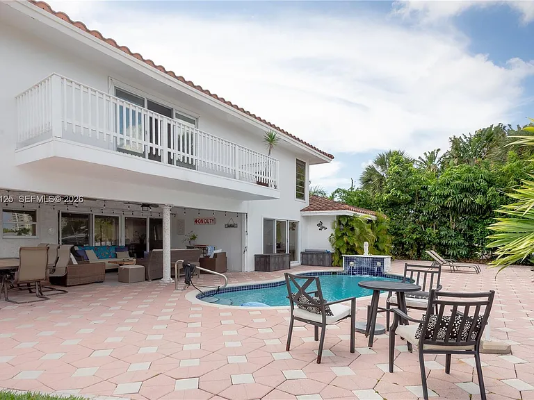 2908 Bayview Dr — Photo 15