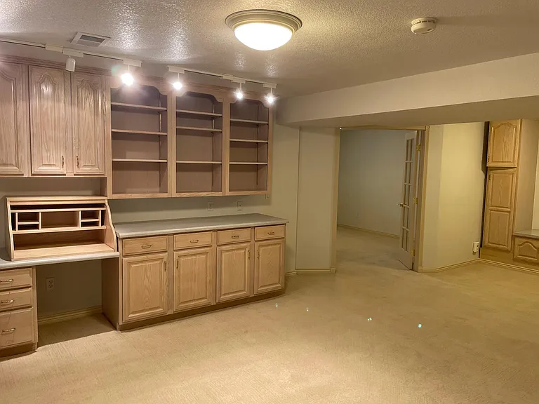 705 Club Pl — Photo 18
