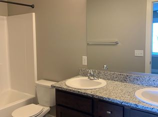 7912 S 39th St, Lincoln, NE 68516