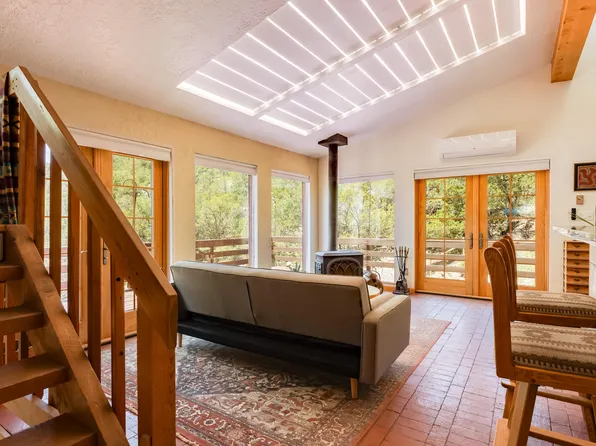 23 Cooper Rd, Cedar Crest, NM 87008