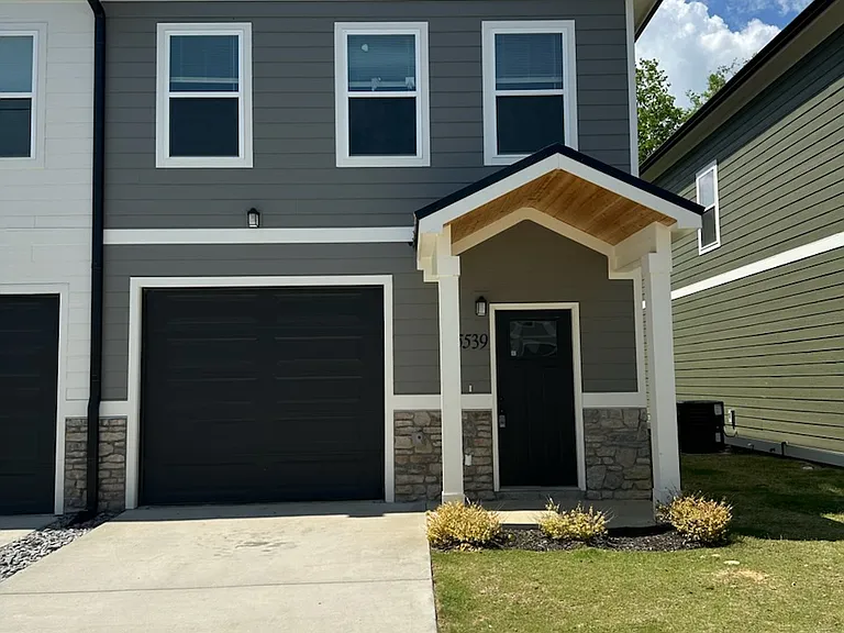 5539 Stream Ln — Photo 1