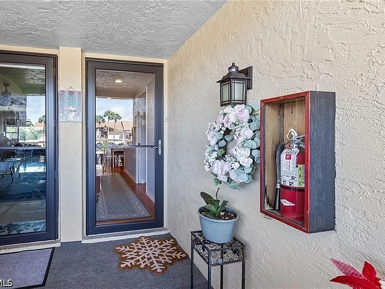 5890 Trailwinds Dr #522 — Photo 12