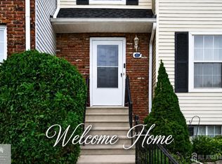 20 Karwatt Ct, Sayreville, NJ 08872