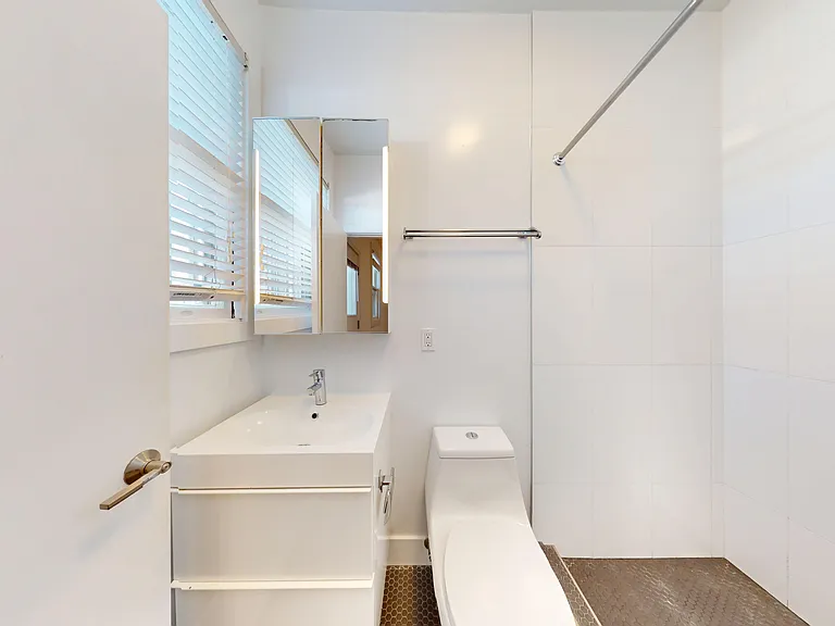 1433 Clay St #15 — Photo 20