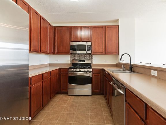 5th image of 656 N Pearson St #406