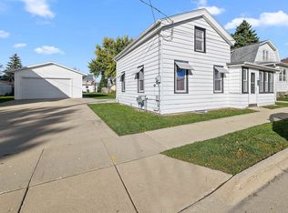 216 E Division St, Watertown, WI 53098