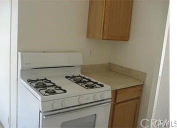 4th image of 1474 W Windsor St