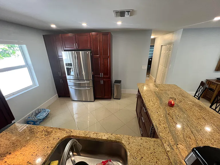 115 SW 34th Ave — Photo 13