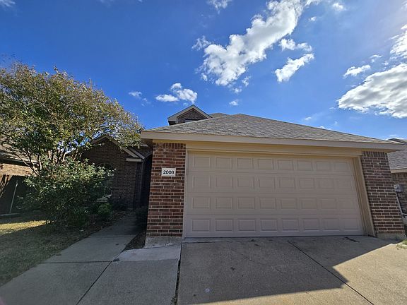 2nd image of 2008 Samantha Ln