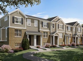 240 Timberleaf Cir, Roselle, IL 60172