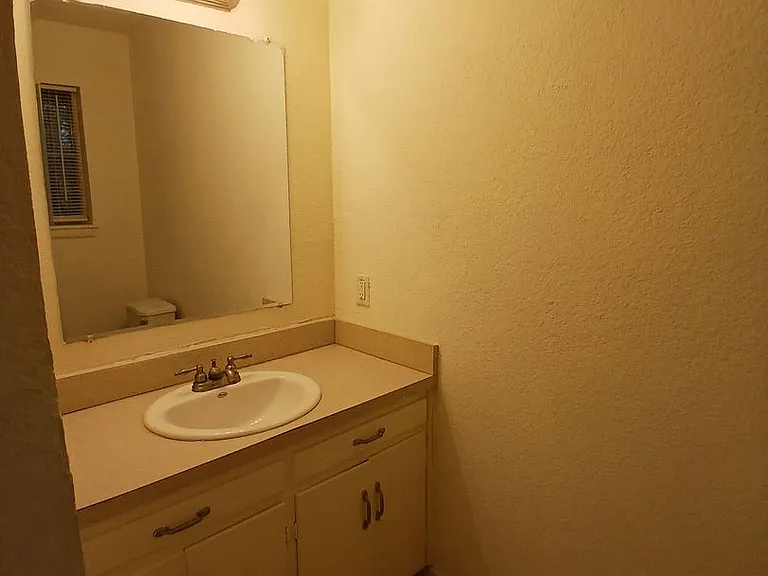 4918 Rockport Dr — Photo 15