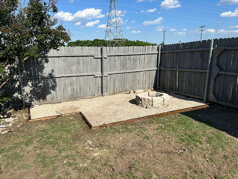 728 Falcon Rd — Photo 33
