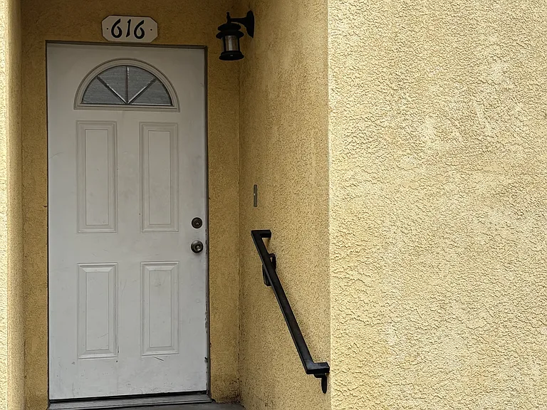 616 E 84th Pl #616 — Photo 10