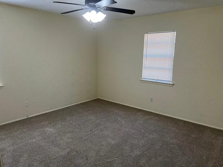 1008 Irion Dr — Photo 3