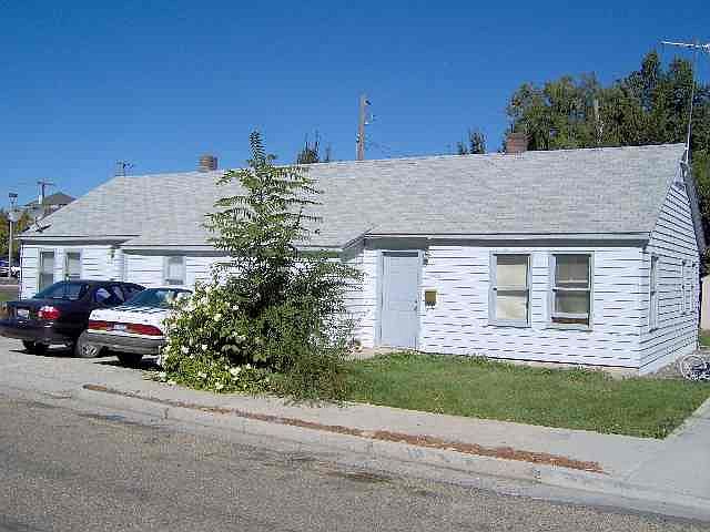 1st image of 2101/2103 E Oak St