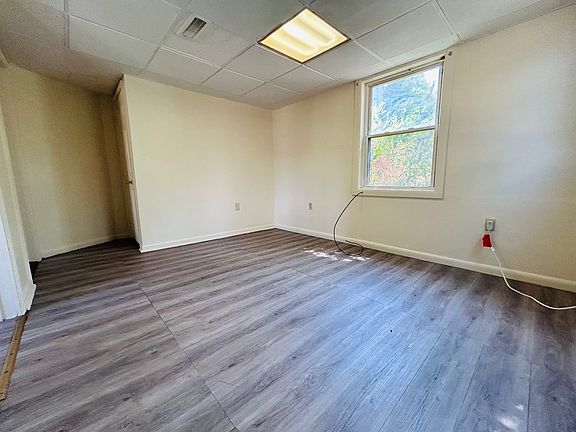 4th image of 619 Baker St #3