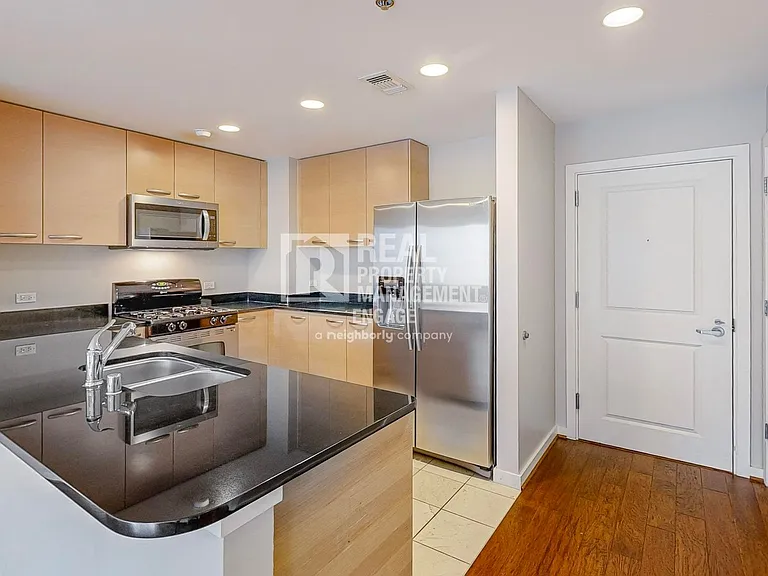 1200 Main St #910 — Photo 15