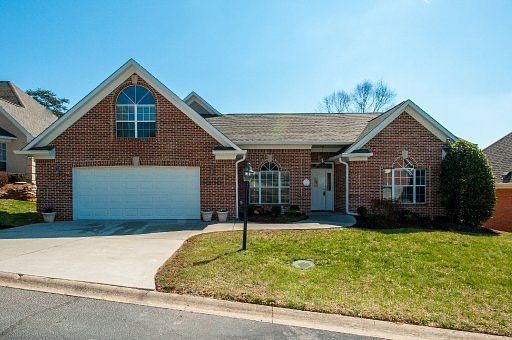 1st image of 524 Glen Ives Way