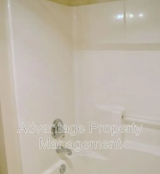 739 Jackson St W #3 — Photo 8