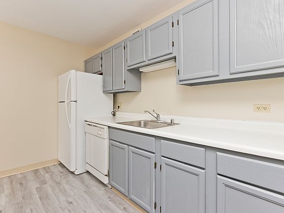 2nd image of 200 N Dearborn St Unit 3107