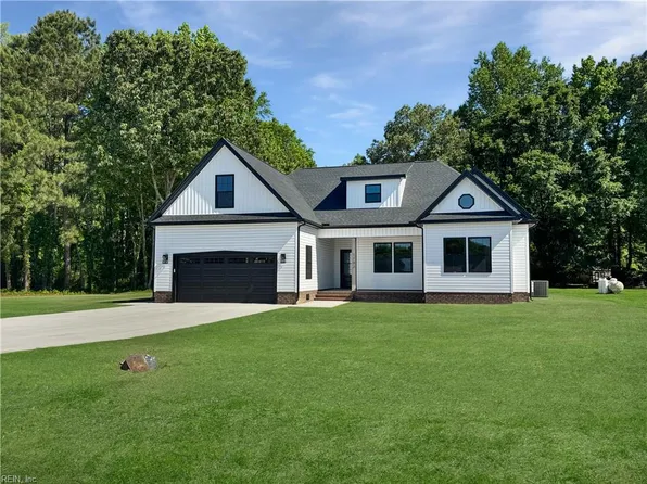 1702 Pine St, Elizabeth City, NC 27909