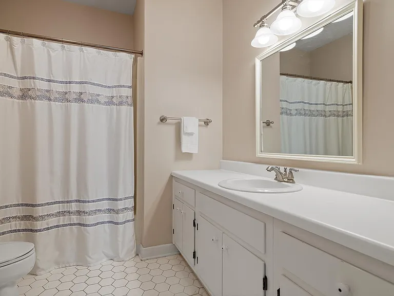 565 Winterview Ln — Photo 31
