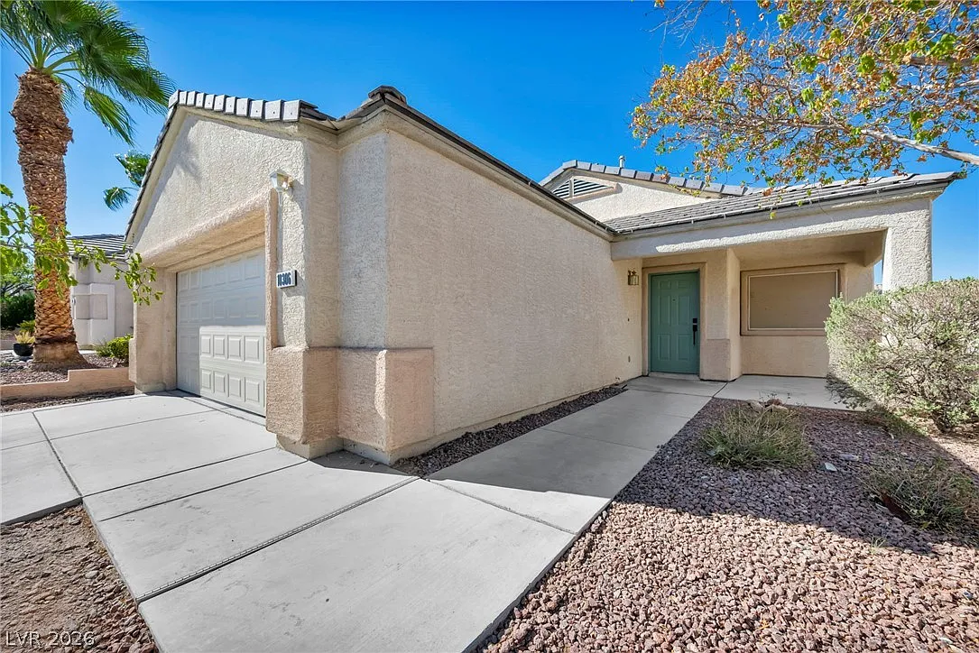 3 bed, 2.0 bath, 1667 sqft, $2,450 — Photo 2