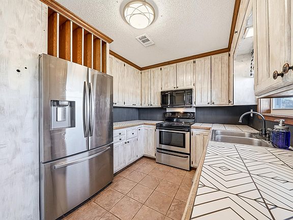 5th image of 1335 Chapel Hill Rd