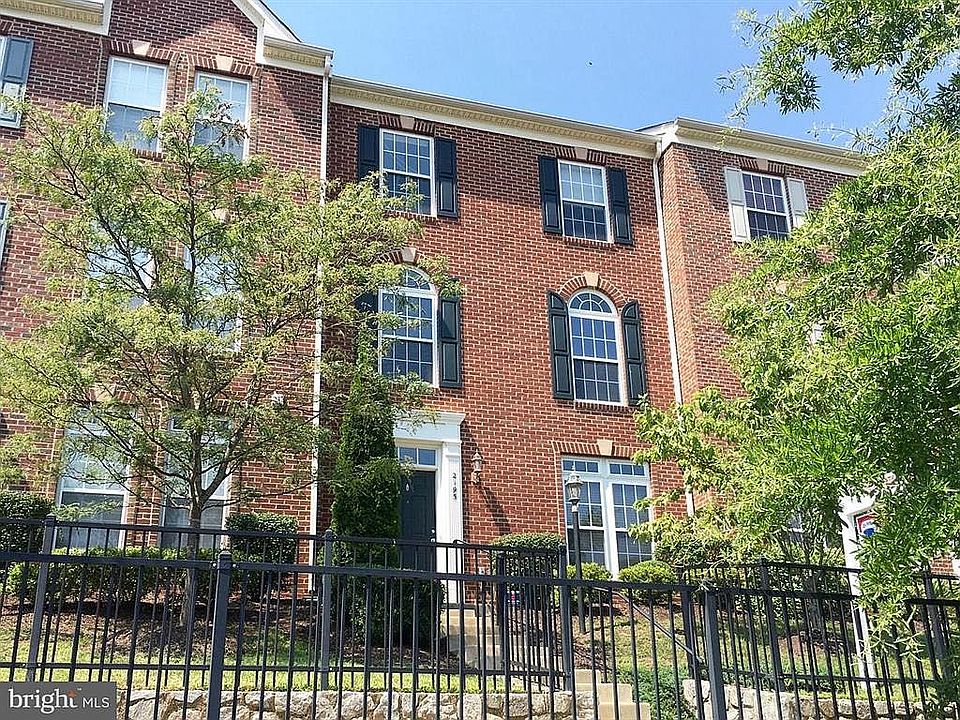 1st image of 2195 Potomac Club Pkwy #19