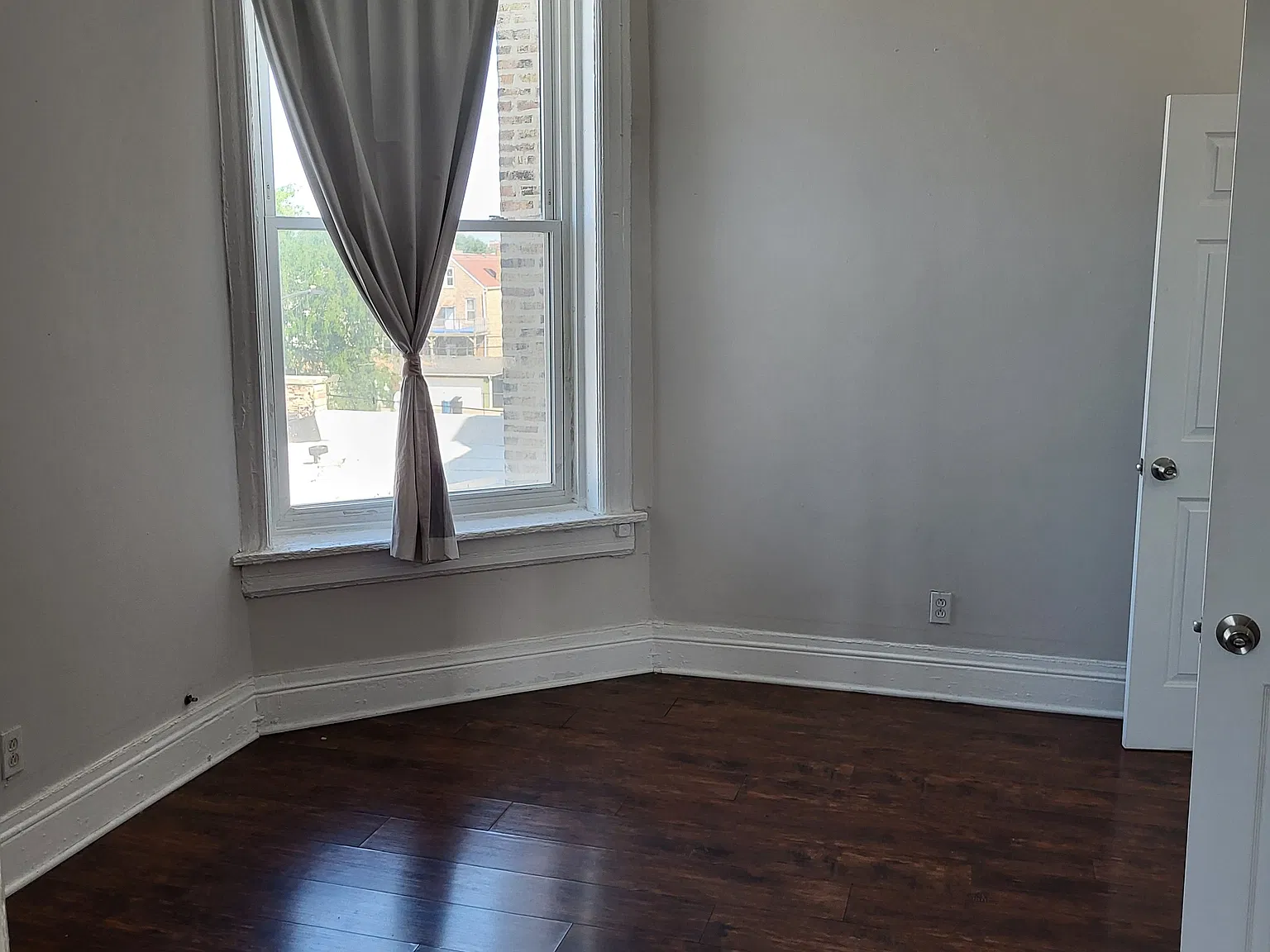 1 bed, 700 sqft, $1,500 — Photo 3