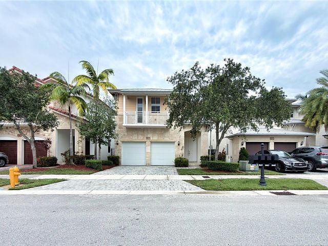 1st image of 10423 NW 70th Ln #0