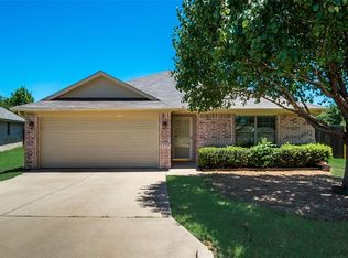 701 Rambling Ct, Granbury, TX 76049