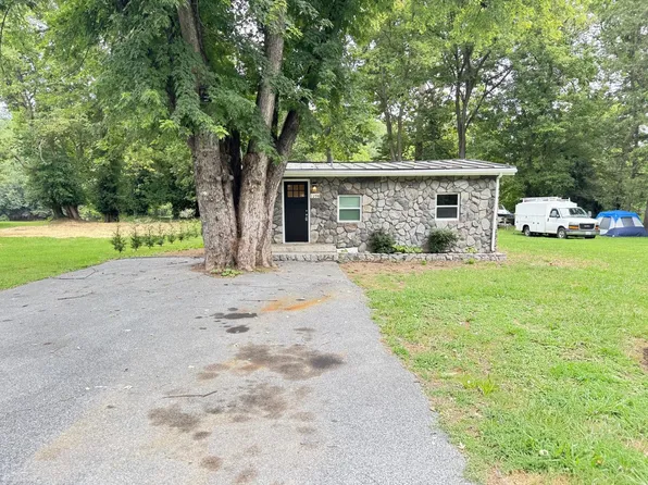 1298 Queens Hwy, Front Royal, VA 22630