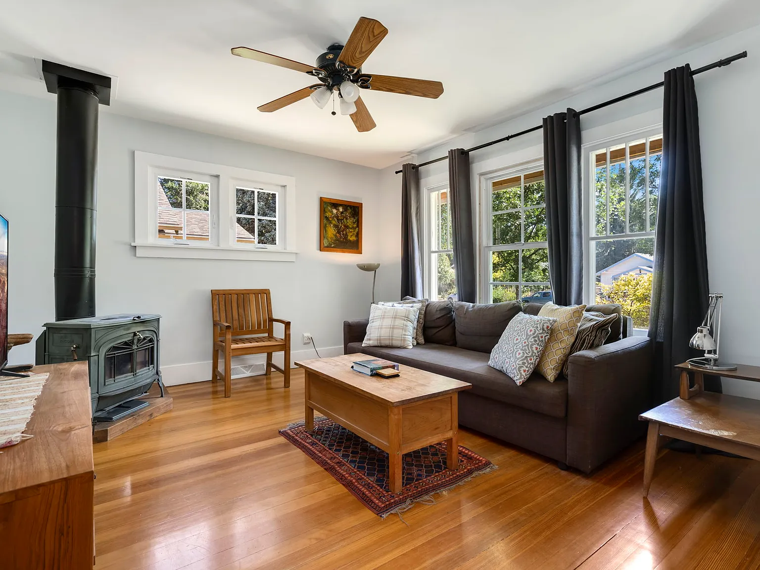 2 bed, 1200 sqft, $3,300 — Photo 2