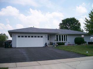 936 Knollside Rd, New Lenox, IL 60451